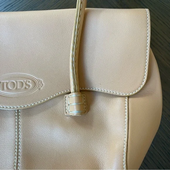 Tod’s D Bag Handbag - Camel / Tan Leather Shoulder Bag